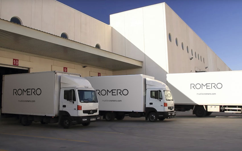 Flota de vehículos de Muebles Romero
